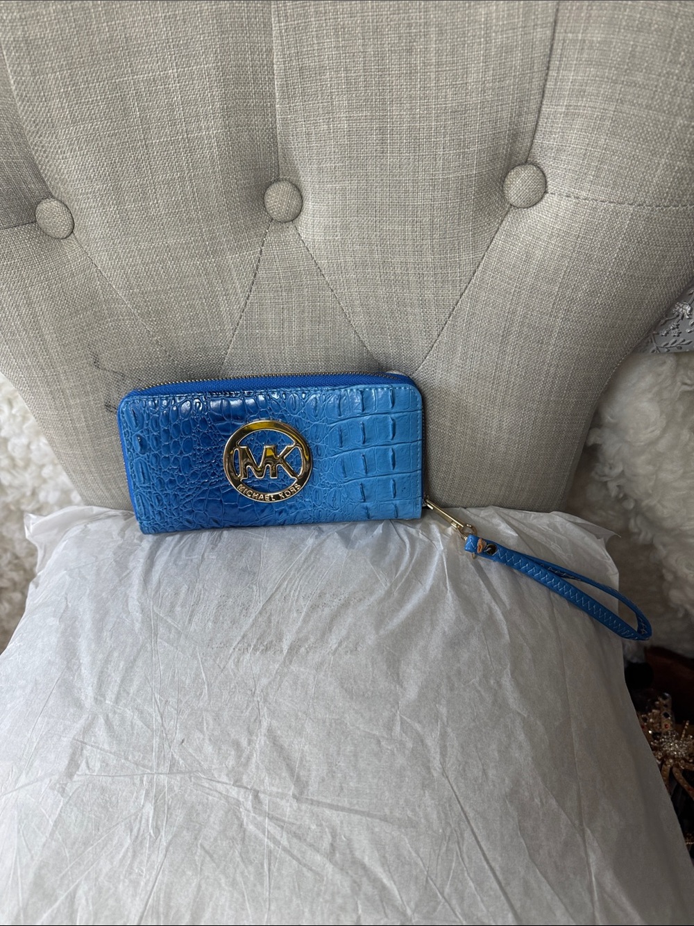 Michael Kors Bright Blue Croc-Embossed Tote with Wristlet - Picture 6 of 9